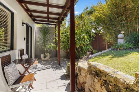 Peaceful garden & patio: a serene private escape. 