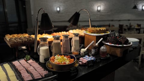 Daily buffet breakfast for a fee