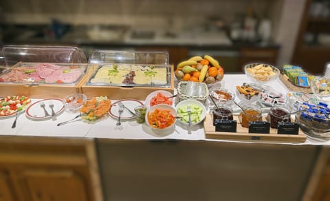 Daily buffet breakfast for a fee
