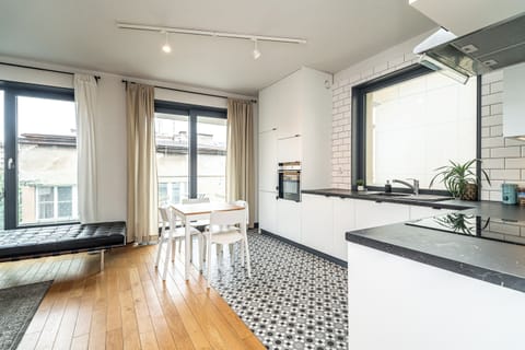 Comfort Apartment, 2 Bedrooms | In-room dining