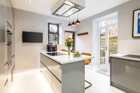 Rock End, Matlock - Host & Stay