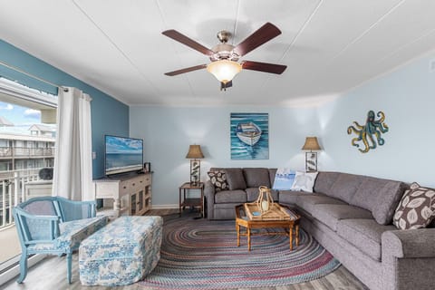 Welcome to Salty Sands 306!