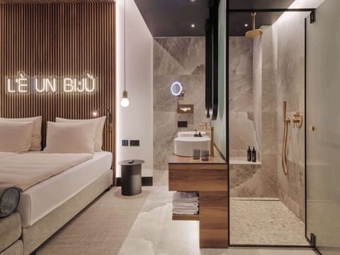 Superior Double Room | Hypo-allergenic bedding, minibar, desk, laptop workspace