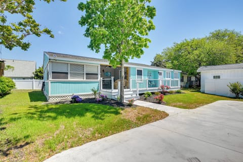 Surfside Beach Vacation Rental | 3BR | 1.5BA | 1,000 Sq Ft | 3 Steps to Enter