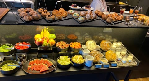 Daily buffet breakfast for a fee