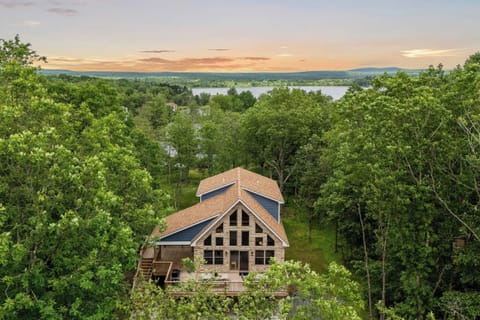 House (6 Bedrooms) | Interior