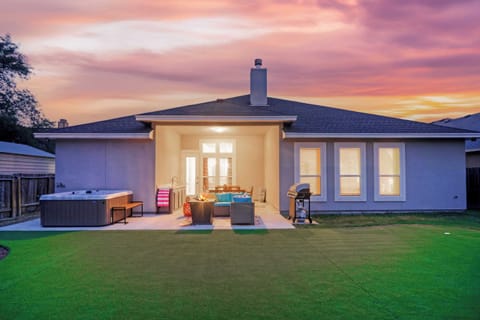 House (5 Bedrooms) | Interior