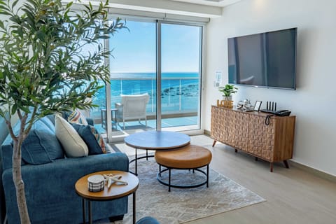 Coffee table, smart bigscreeen tv and tv stand