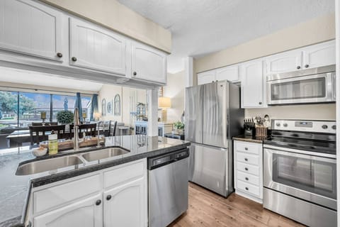 Fully equipped kitchen