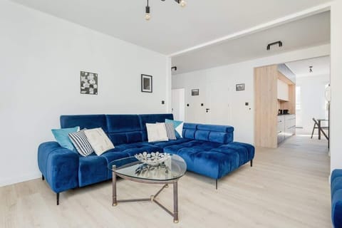 Living room with corner sofa.