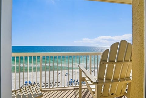 : Private Gulf-View Balcony
