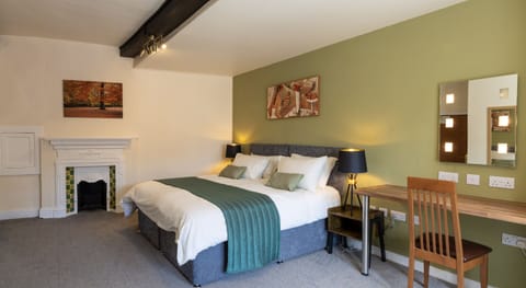 Superior Double or Twin Room, Ensuite | Laptop workspace, free WiFi, bed sheets
