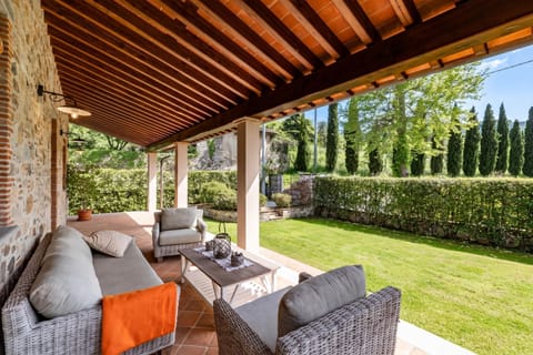 Family Villa, 4 Bedrooms, Microwave, Mountainside (Villa Vittoriano - Tuscan Villa for 7) | Terrace/patio