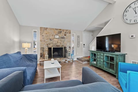 Open and Spacious Living Room