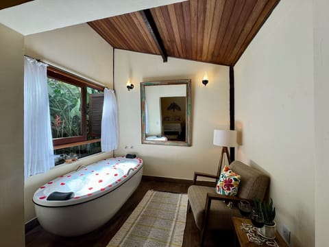 Superior Chalet | Jetted tub