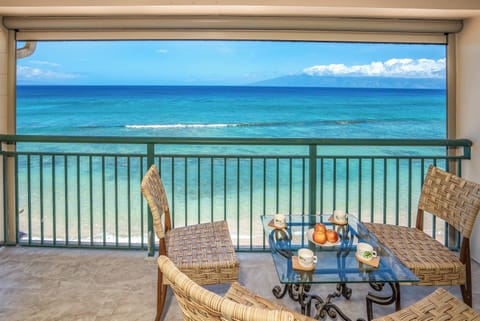 Master Bedroom Lanai (Ocean Front)