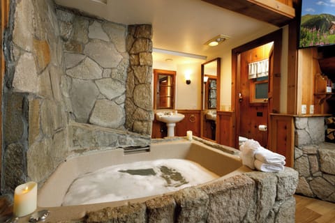 #11 Rustic Romance (Non-Pet)  | Private spa tub