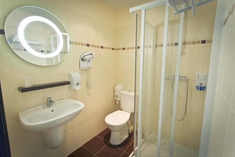 Shower, free toiletries, hair dryer, towels