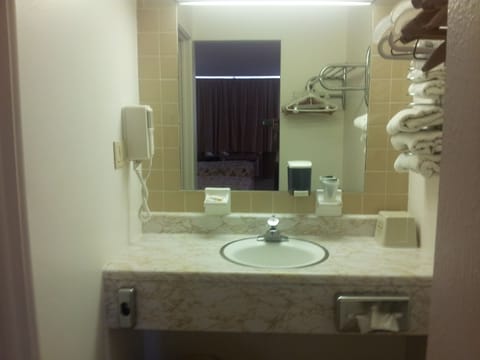 Standard Double Room Single Use | Bathroom sink