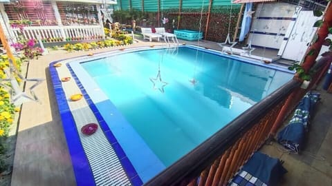 15 outdoor pools