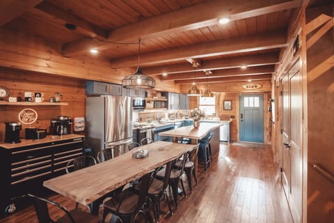 Seating for 15 at the live edge table and island