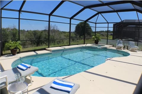 524Balmoralpooldeck