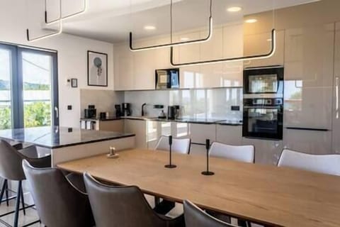 Dining area and island