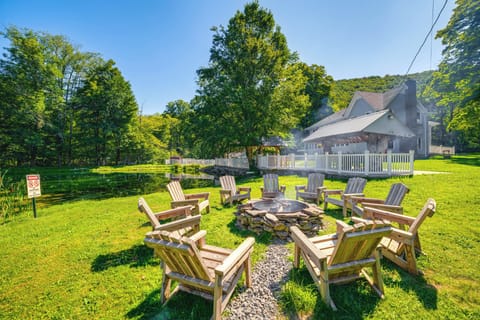 Roscoe Vacation Rental | 12BR | 13BA | 1 Step to Enter | 8,500 Sq Ft