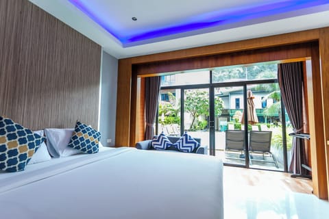 Deluxe Room, Pool Access | Minibar, in-room safe, free WiFi