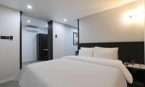 Deluxe Double Room | Individually decorated, individually furnished, soundproofing, free WiFi