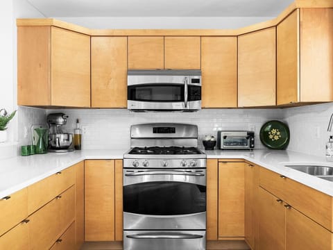Kitchen, with convection oven-microwave combo