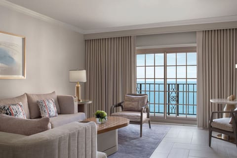 Egyptian cotton sheets, premium bedding, pillowtop beds, minibar