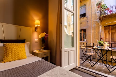 Comfort Double Room, 1 Bedroom, Refrigerator & Microwave, City View | Balcony view