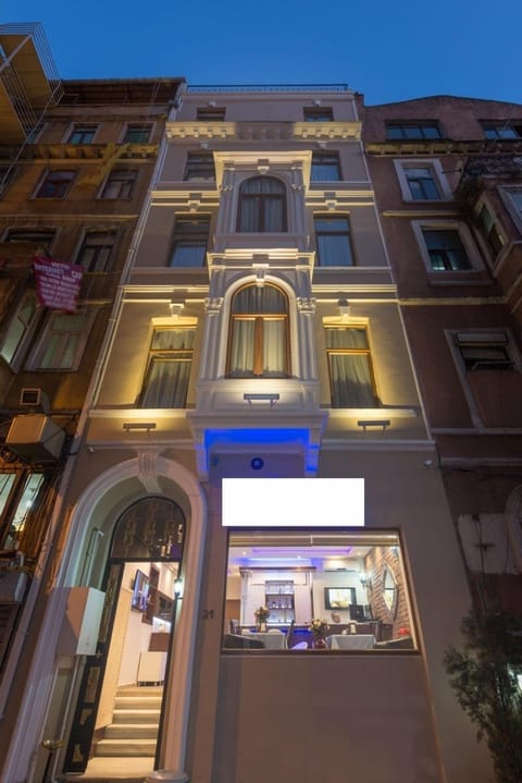 Front of property - evening/night