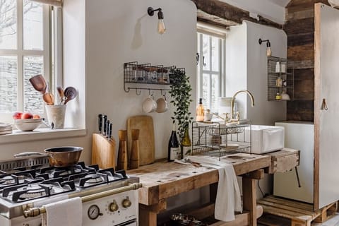 eb408187-5b4d-47a1-8e71-1f5240c42043