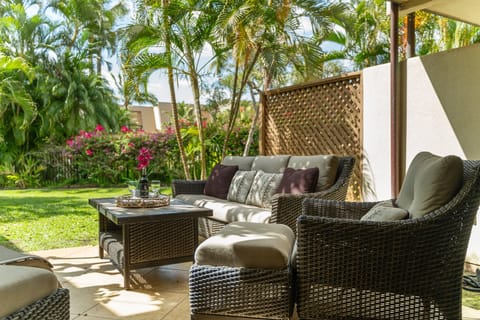 Plush and modern lanai furniture