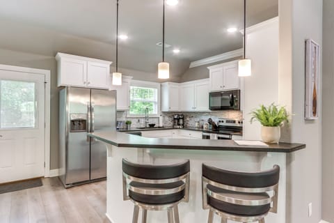 House (3 Bedrooms) | Interior