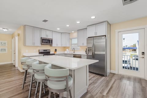 House, 3 Bedrooms | Private kitchen | Coffee/tea maker, fridge, oven, toaster