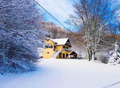 House (Holiday Home with Three Bedrooms and ) | Exterior