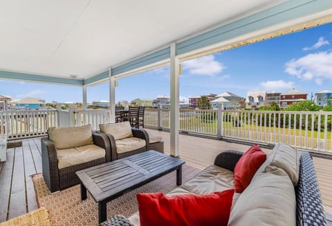 House, Multiple Beds (Sandy Feet Retreat) | Terrace/patio