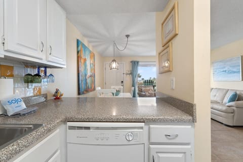 Condo, 1 King Bed with Sofa bed (Summer House West B102) | Interior