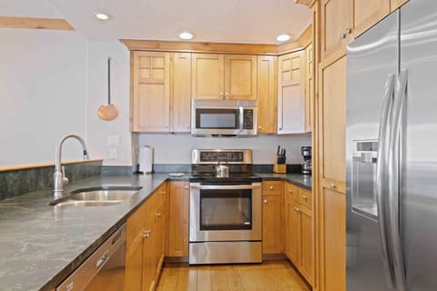 1685570726803-1749-6