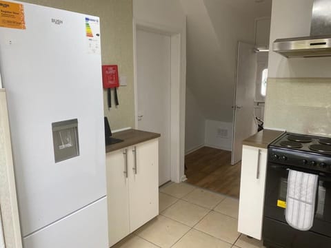 House | Private kitchen | Fridge, microwave, oven, stovetop
