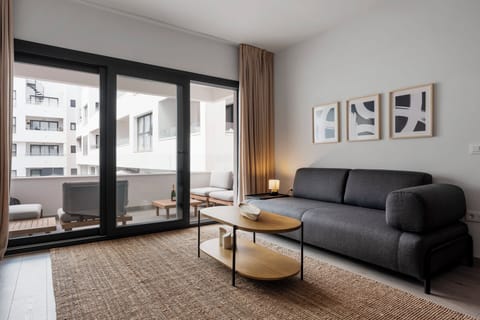 389e1d35-b14e-446b-8fc7-dad21598f2b6