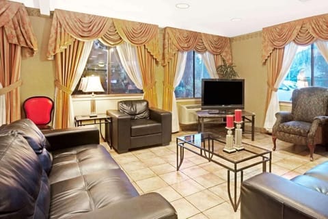 1 bedroom, premium bedding, down comforters, iron/ironing board