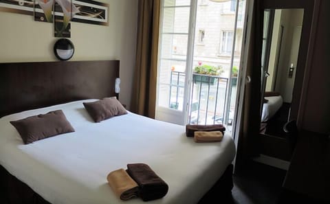 Classic Double Room | Frette Italian sheets, premium bedding, individually decorated, desk