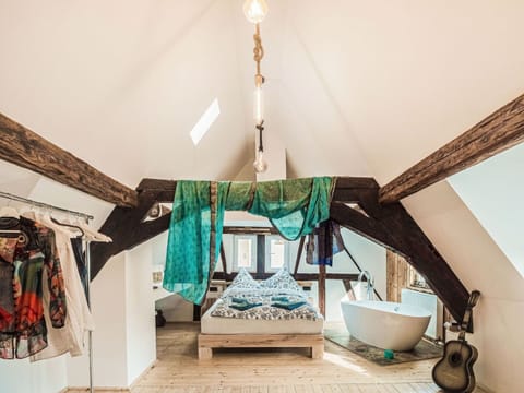 House | 4 bedrooms, bed sheets
