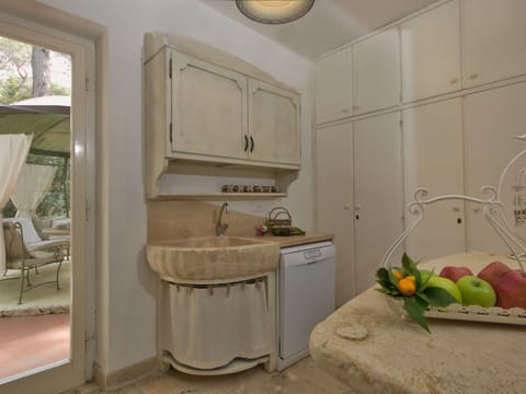 House | Private kitchen | Highchair