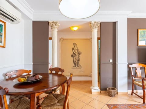 Apartment | Dining