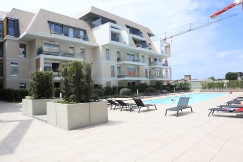 Apartment | Pool | Outdoor pool